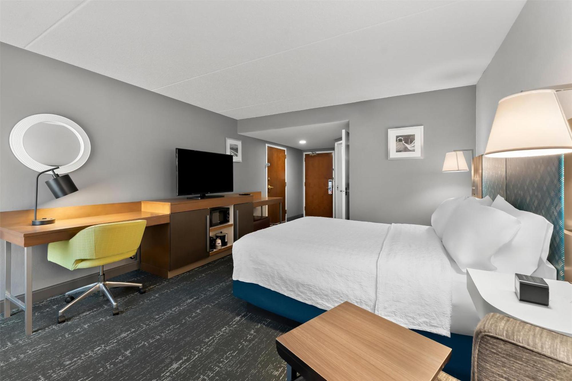 Hampton Inn & Suites Newtown Yardley Exterior foto